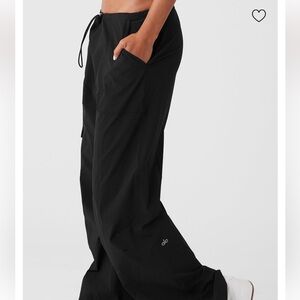 ALO Yoga Megastar Cargo Pant Medium Color: Black NWT